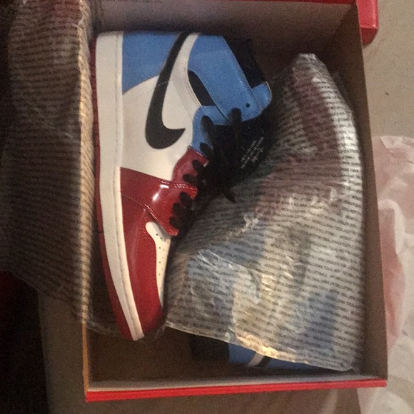 Jordan 1’s FEARLESS size 11 new with box - Picture 6 of 12